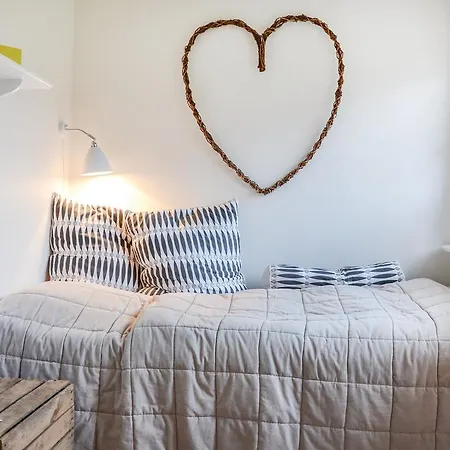 Three-bedroom Holiday In Hornbak Hornbæk