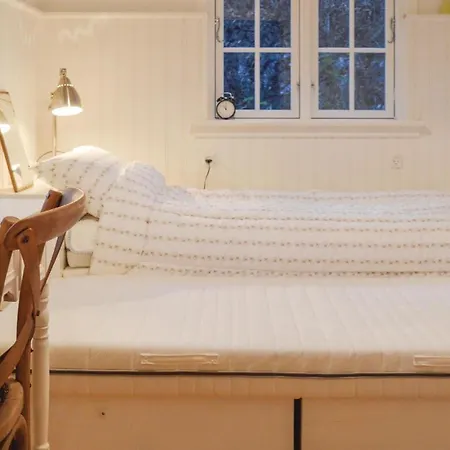 Three-bedroom Holiday In Hornbak Hornbæk