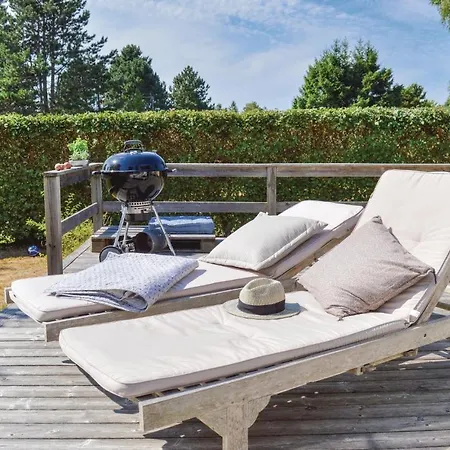 Three-bedroom Holiday In Hornbak