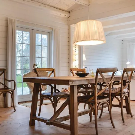 Three-bedroom Holiday In Hornbak